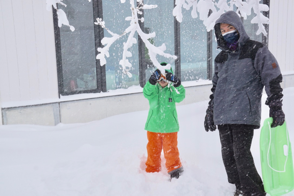 前進山形上山溫泉的夢幻雪世界，體驗親手做雪屋以及絕景樹冰散步