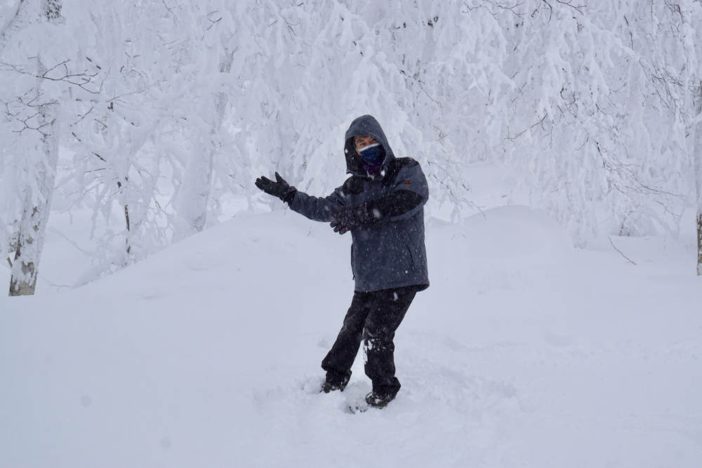 前進山形上山溫泉的夢幻雪世界，體驗親手做雪屋以及絕景樹冰散步