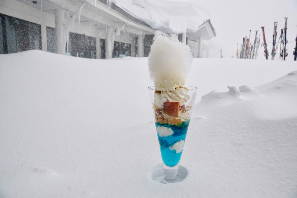 前進山形上山溫泉的夢幻雪世界，體驗親手做雪屋以及絕景樹冰散步