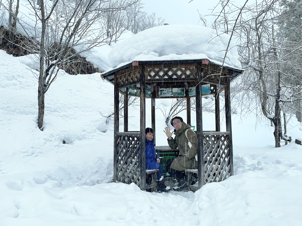 前進山形上山溫泉的夢幻雪世界，體驗親手做雪屋以及絕景樹冰散步