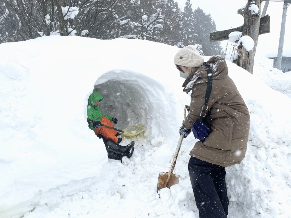 前進山形上山溫泉的夢幻雪世界，體驗親手做雪屋以及絕景樹冰散步