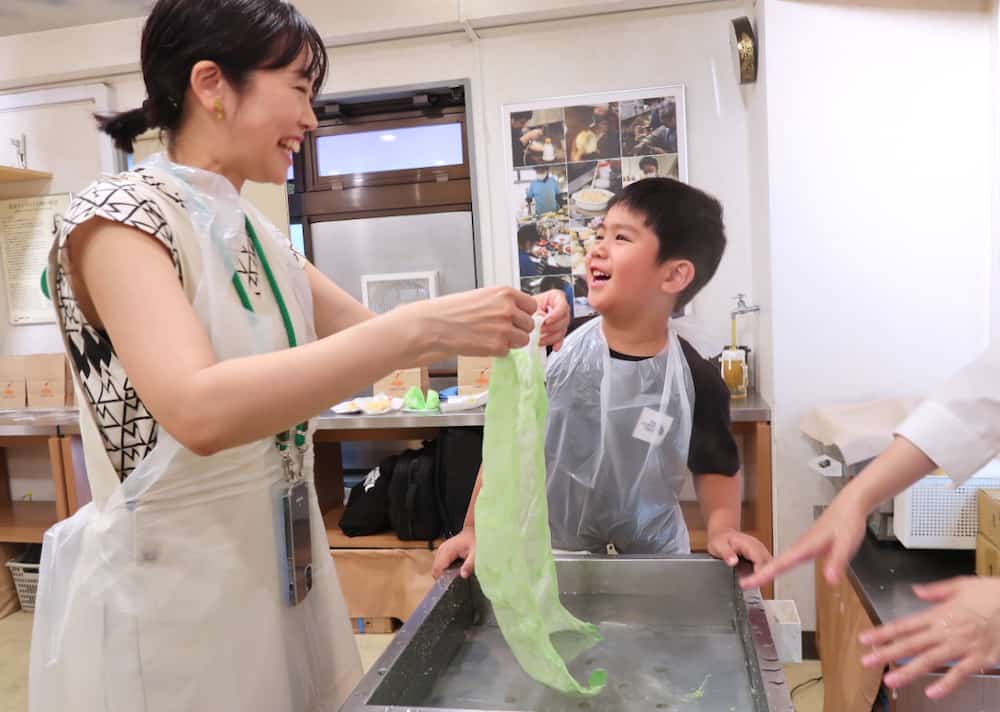 暑假就帶小孩到晴空塔/合羽橋「元祖食品模型屋」參加超有趣的食物模型製作體驗吧！